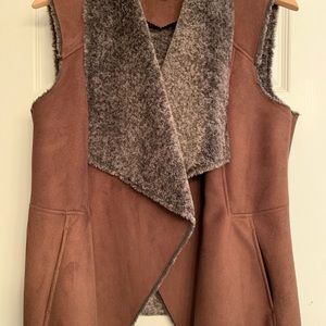 Beautiful Tahari faux fur vest.